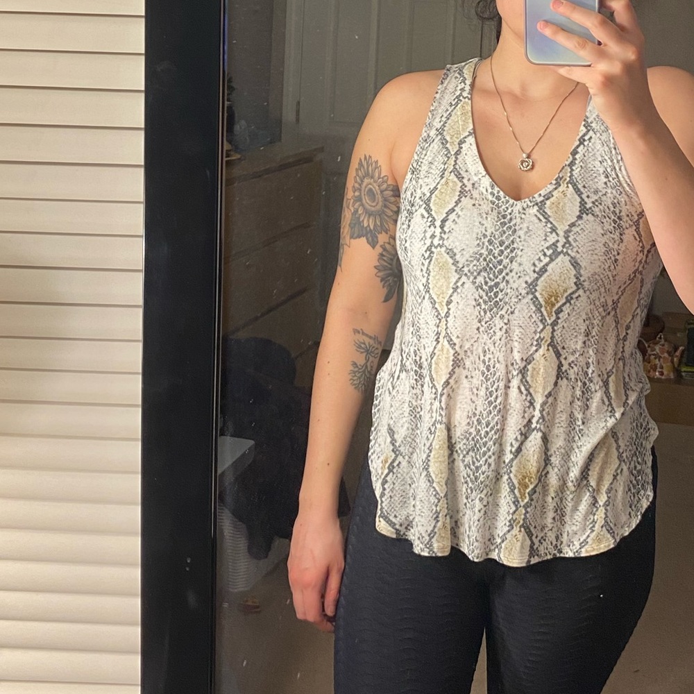 Patterned Tank